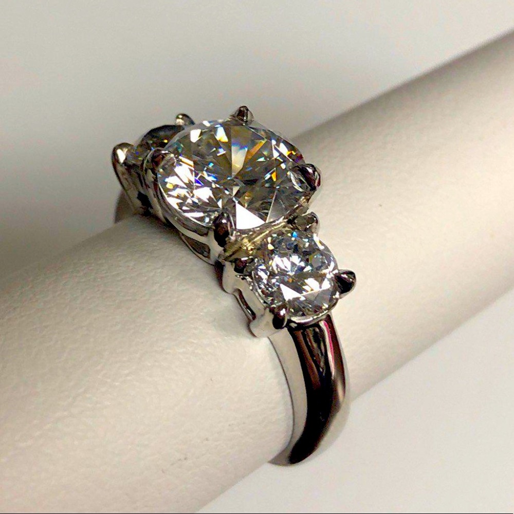 Platinum lannyte diamond ring three stone